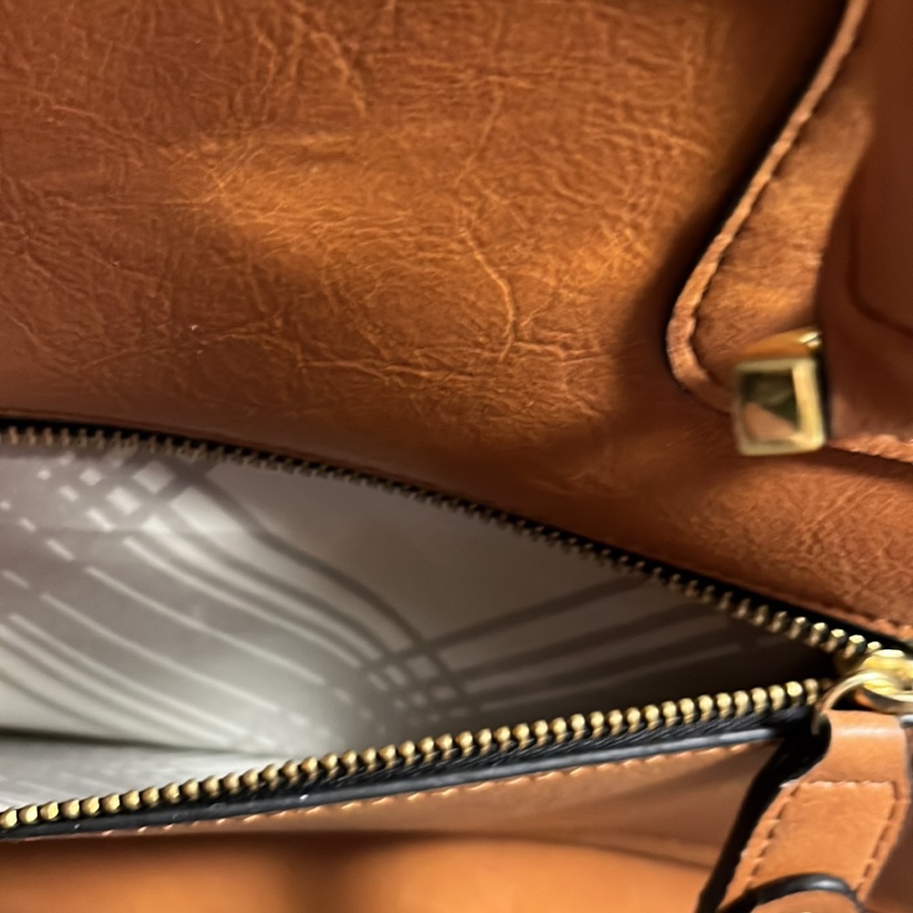 London Fog hand bag - Picture 3 of 13